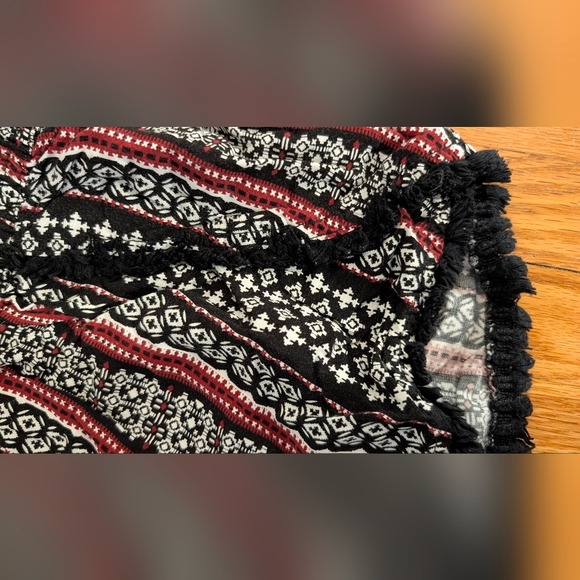 Garage Black and White Patterned Shorts 3/$20 - Picture 3 of 7